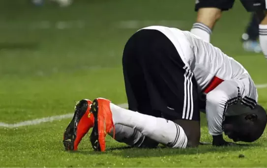 Demba Ba'dan Fransız Sunucuyu Susturan Yanıt