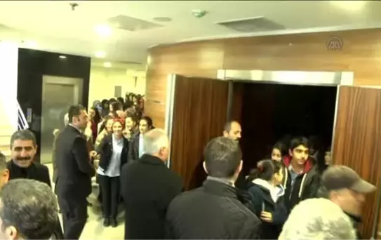 Uyuşturucuya Karşı Tiyatroyla Mücadele Veriyorlar