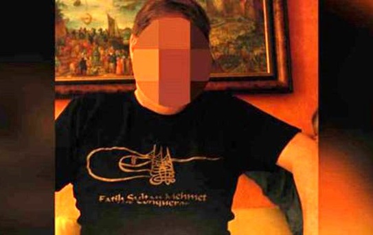 Hakimin Giydiği Tişört Olay Oldu