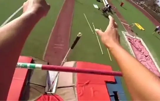 Bir Atlet Sırıkla Atlarken Neler Yaşar? Kaçırmayın!