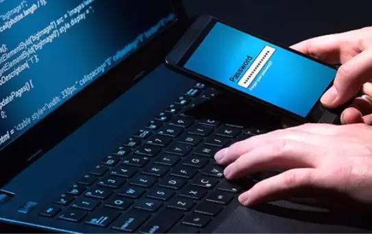 Çaldıkları Parayla Tarihin En Büyük Soygununa İmza Attılar