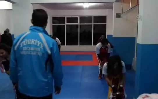 Kadınlardan Şiddete Karşı 'Savunma' Önlemleri