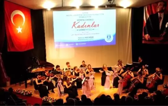 Çağdaş Kadınlar Bodrum'da, Kadınlar Günü'ne Özel Konser Verdi