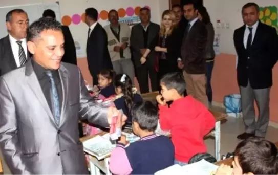 Hatay'da Öğrencilere Diş Fırçası ve Macunu Dağıtıldı