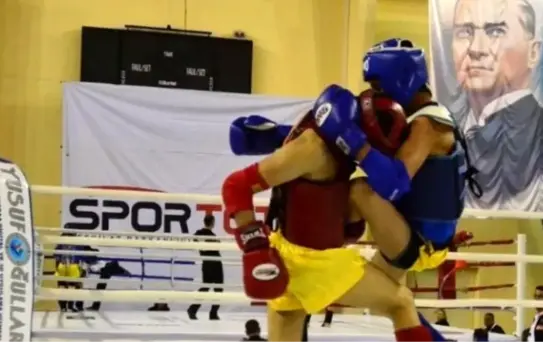 Muay Thai Türkiye Şampiyonası Adana'da Sürüyor