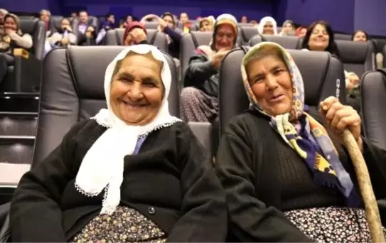 Mezitli'deki Kadınların Sinema Keyfi
