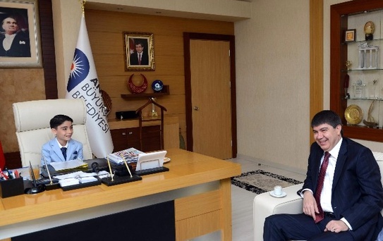 Başkan Türel Koltuğunu Yusuf Berke'ye Emanet Etti