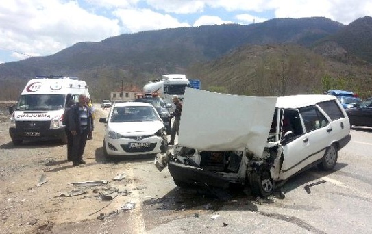 Gümüşhane'de Trafik Kazası: 5 Yaralı