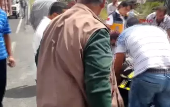 Kazada Yaralanan Yaşlı Adamın Yakınları Sürücüyü Tartakladı