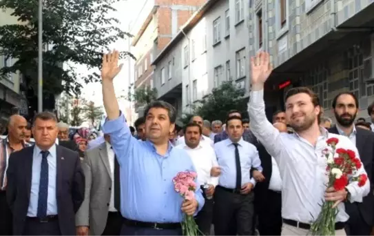 Esenler'de 7 Bin 569 Metrelik Sevgi Yürüyüşü
