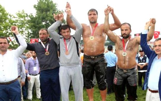 Recep Kara Gebze'de Başpehlivan Oldu