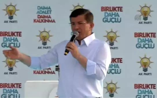 Davutoğlu: 'Özgürlükçü, Birlik İçinde Yeni Bir Anayasa Yazmaya Var Mısınız?'
