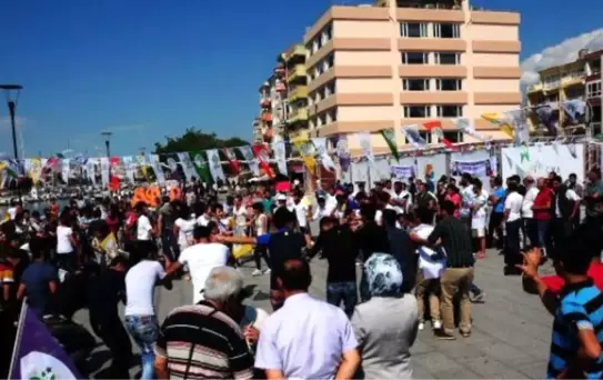 Hdp'lilerden Bisikletli ve Halaylı Seçim Çalışması