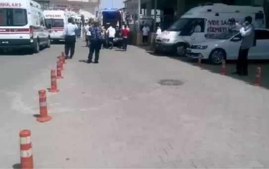 Sincik'te Öğrenci Servisi Devrildi: 16 Yaralı