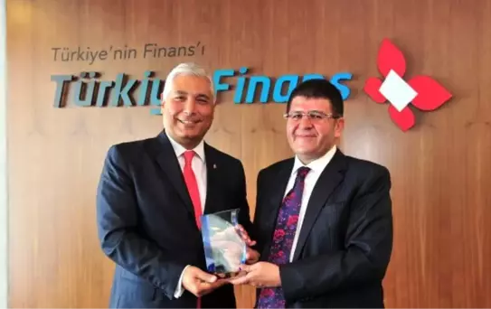 Türkiye Finans'ta Bayrak Değişimi