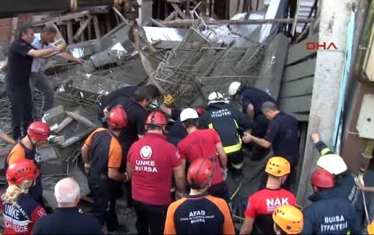 Bursa'da İnşaat Göçtü: 2 Yaralı