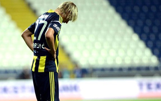 Fenerbahçe, Holmen ve Krasic'e Lisans Çıkarmadı