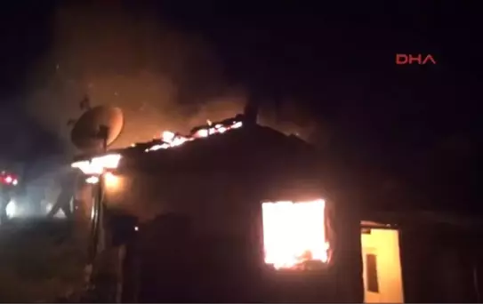 İzmir - Tek Katlı Ev Yangında Küle Döndü