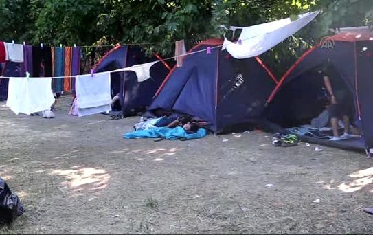 Parklarda Yaşayan Afgan Mülteciler