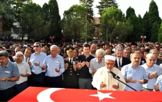 Şehit Çavuş Gözyaşları Arasında Son Yolculuğuna Uğurlandı