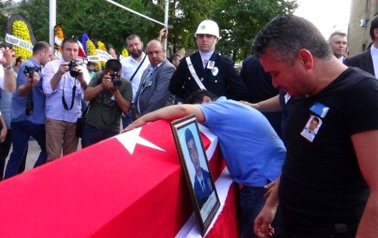 Şehit Polis Tekbirlerle Uğurlandı