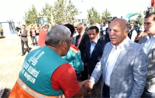 Sekmen: 'Erzurum'da Hizmette Devrim Yapıyoruz'