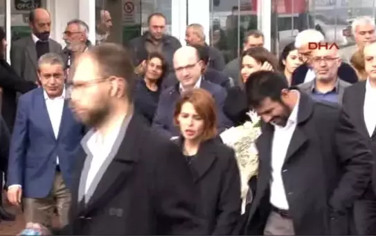 CHP Heyeti, Sanatçı ve Yazarlar'dan Dilek Doğan'a 'Geçmiş Olsun' Ziyareti