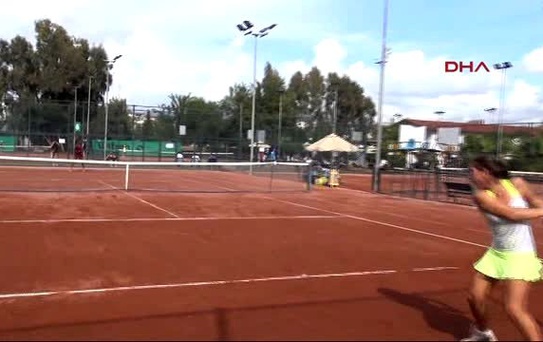 Dünya Çocuk Tenis Şampiyonasında Togan Tokaç 11 Yaş Erkeklerde Şampiyon Oldu