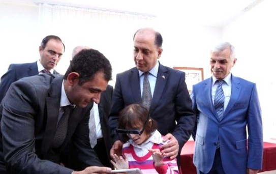 Amasya'da Engelli Öğrencilere Tablet ile İnteraktif Gözlük Dağıtıldı
