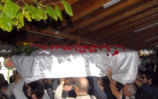 Yazlıkta Ölü Bulunan Birgün Yazarı Son Yolculuğuna Uğurlandı