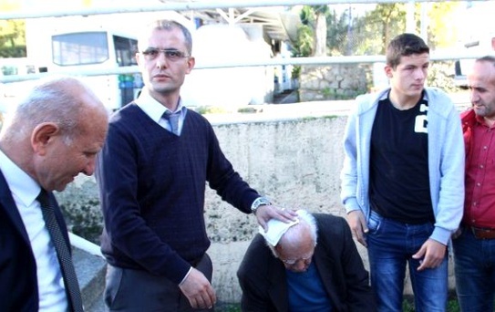 Merdivenlerden Düşen Yaşlı Adam Yaralandı