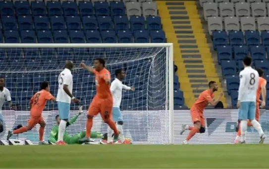 Medipol Başakşehir, Trabzonspor'u 1-0 Mağlup Etti
