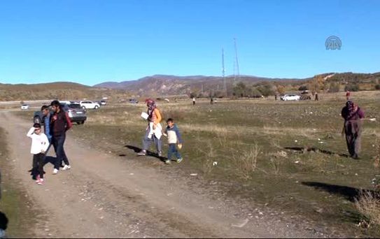 Gece Fener Işığında Göktaşı Arıyorlar