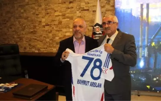 Hak-iş Konfederasyonu Başkanı Arslan'dan Karabükspor'a Ziyaret