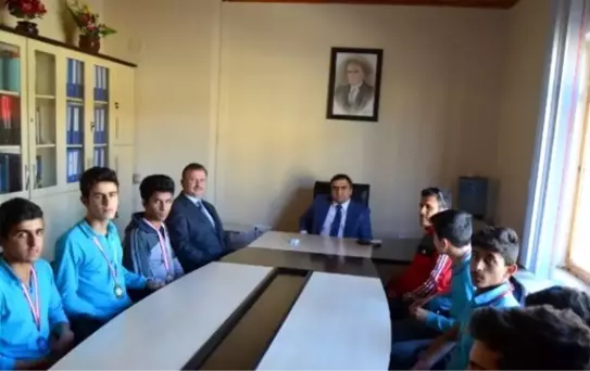 Şampiyonlardan Kaymakam Karaaslan'a Ziyaret