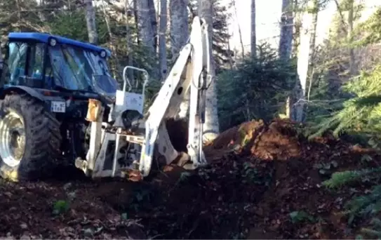 Ormanda Kepçeyle Define Arayan Kooperatif Başkanı ve Orman Muhafaza Memuru 6 Kişiyle Birlikte...