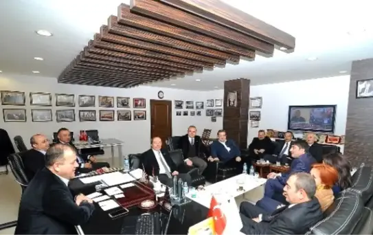 CHP'li Meclis Üyelerinden Başaranhıncal'a Kutlama Ziyareti
