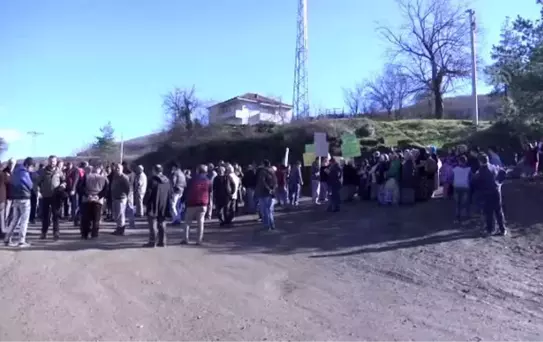 Köylülerden Yol Kapatma Eylemi