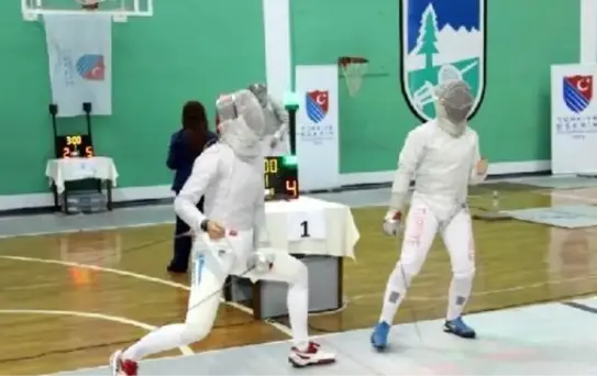 Milli Eskrimci Fatma Zehra Köse'den Bronz Madalya