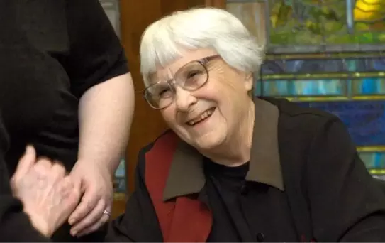 Bülbülü Öldürmek'İn Yazarı Harper Lee Öldü