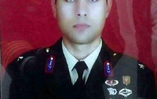 Şehit Üsteğmen Şahin'i Babası Asker Selamıyla Uğurladı