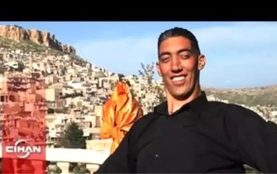 Türk Okullarını Öven Sultan Köse: İnsan Sonradan Pişman Olacağı Şeyi Yapmamalı