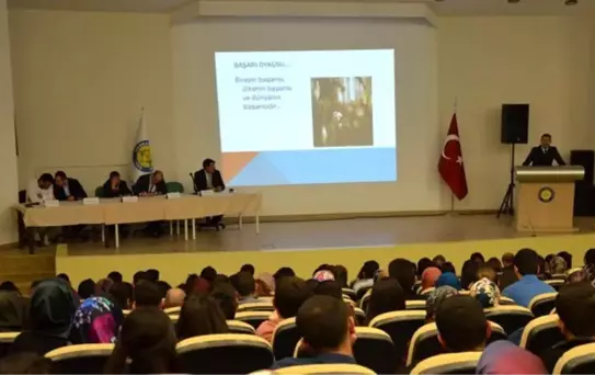 Şenlik, Kariyer İçin Gerekilenleri Sıraladı