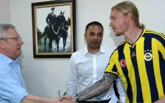 Simon Kjaer Kendinden Emin!