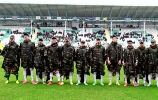 Azerbaycanlı Futbolcularından Askerlerine Anma