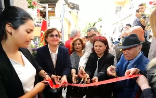 İzmir'in İlk Yazar Evi Açıldı