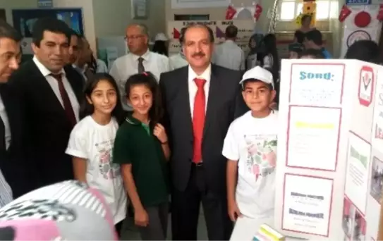 Seyhan Cumhuriyet Ortaokulu'nda Bilim Fuarı