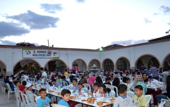 Büyükşehir, Çocukları İftarda Buluşturdu
