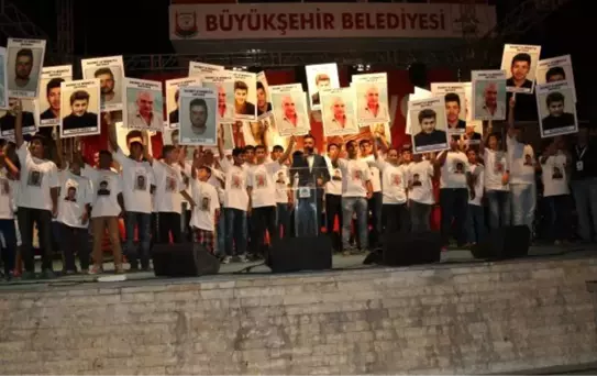 Eyyübiye Belediyesi Demokrasi Şehitlerini Unutmadı