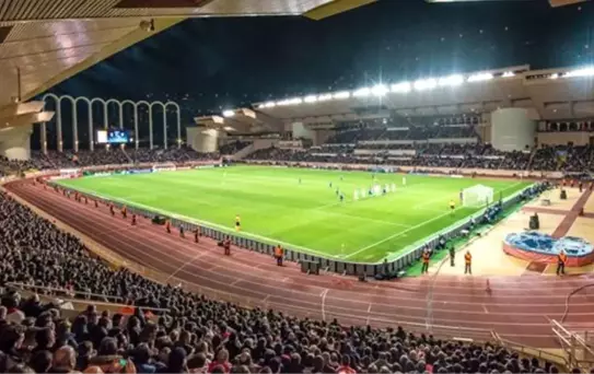 Fenerbahçeli Taraftarlar, Yasak Olmasına Rağmen Stada Girdi